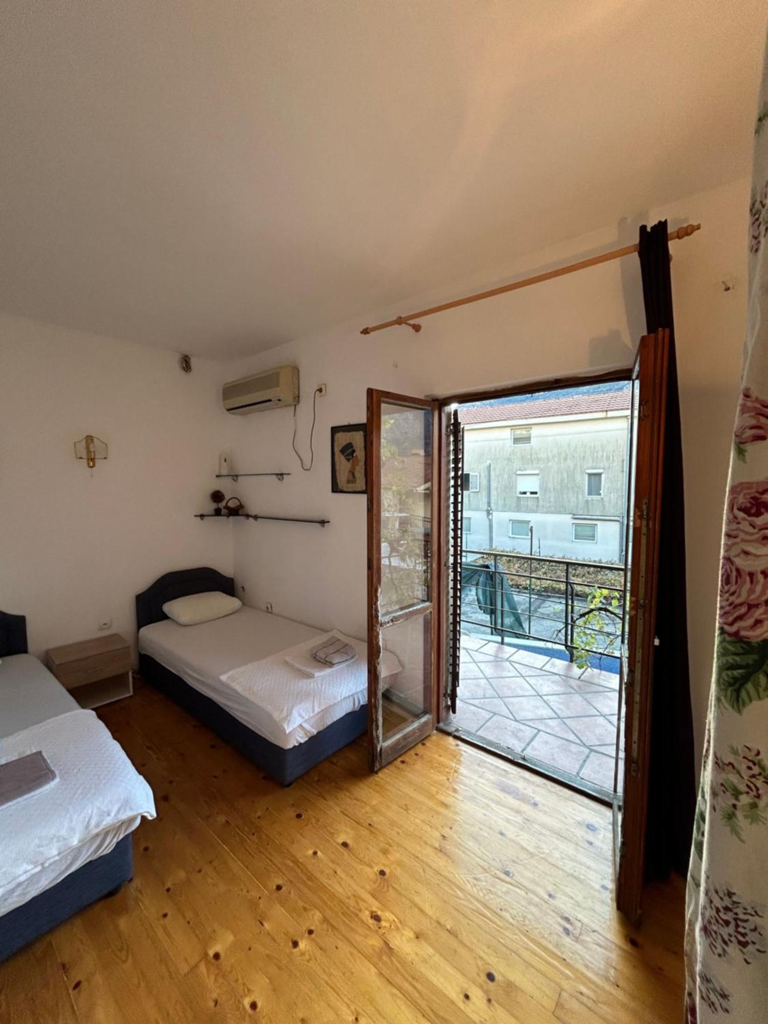 Club Neni Hotel Kotor Exterior photo