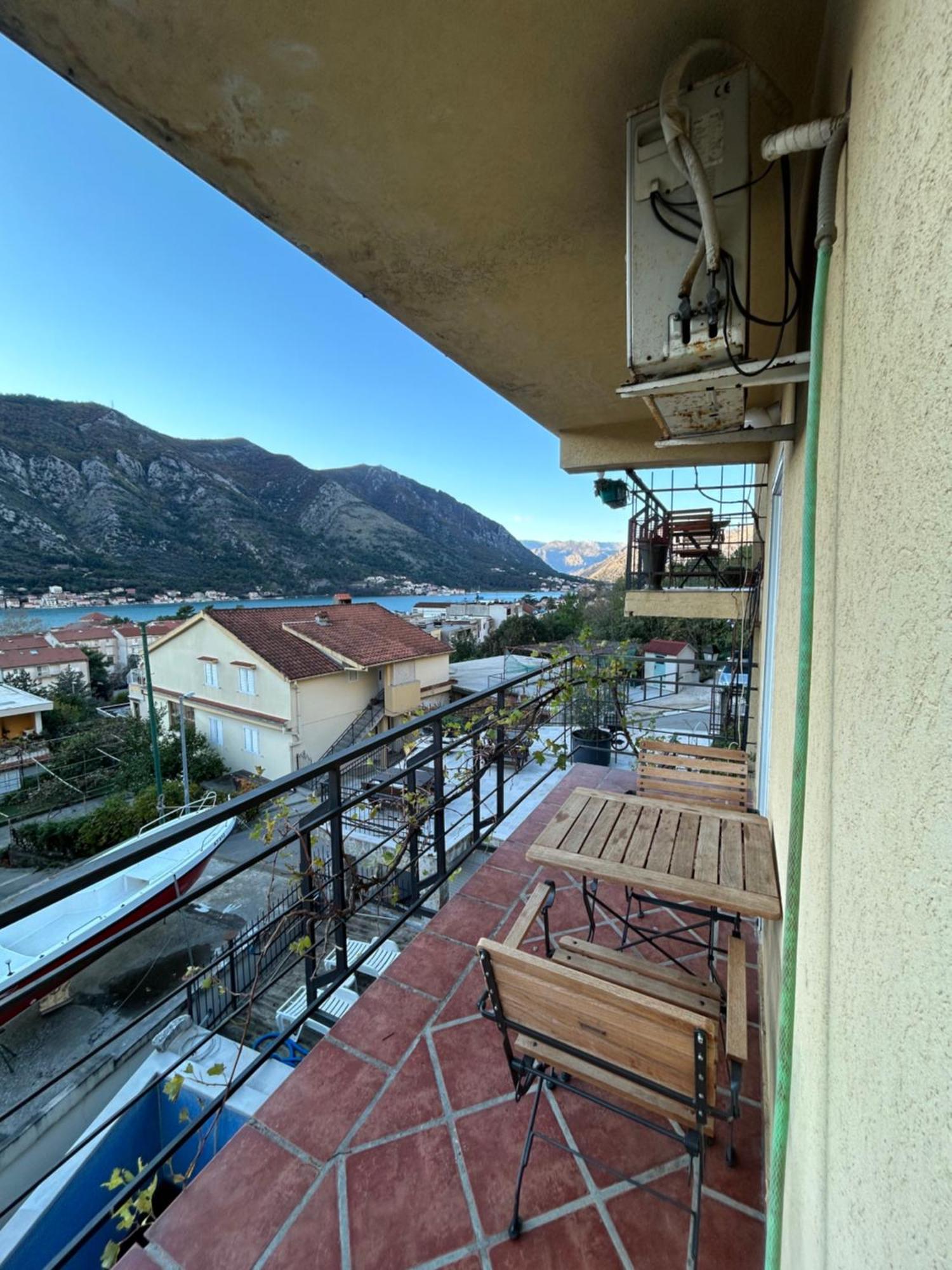 Club Neni Hotel Kotor Exterior photo