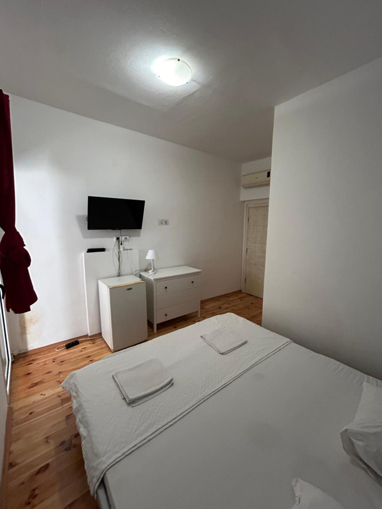 Club Neni Hotel Kotor Exterior photo